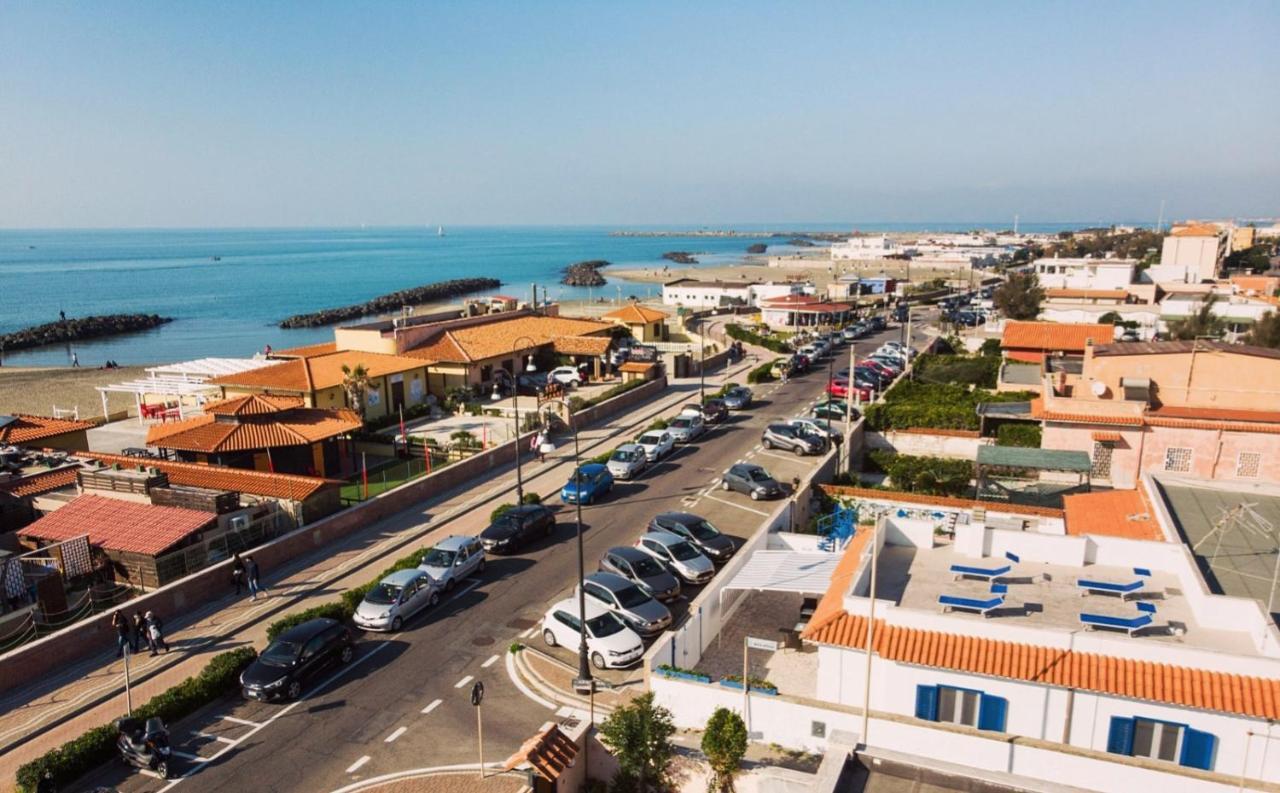 Miramare Fiumicino Bed & Breakfast エクステリア 写真